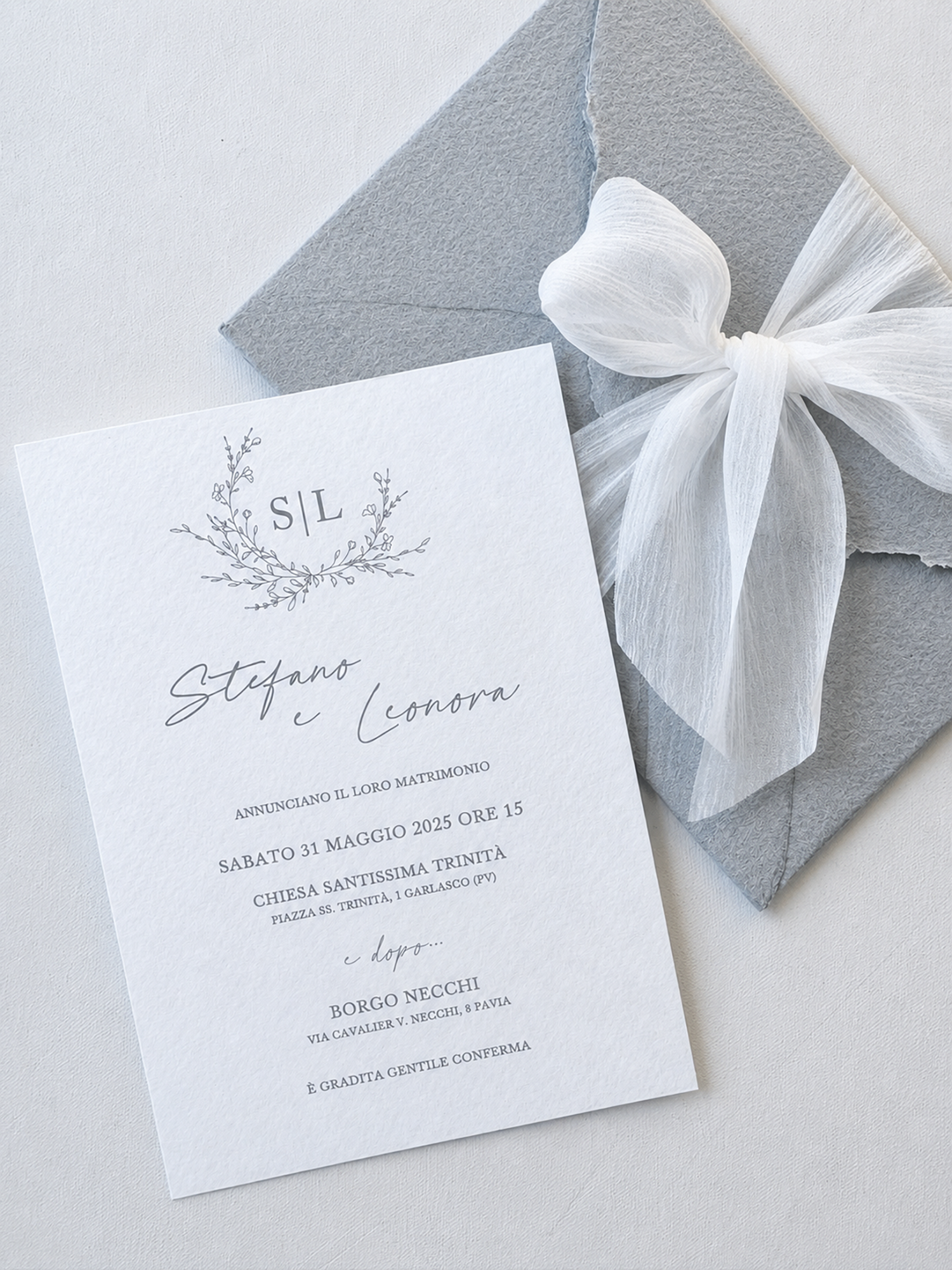 Freia partecipazione elegante con fiocco chiffon sulla busta - immagine 2