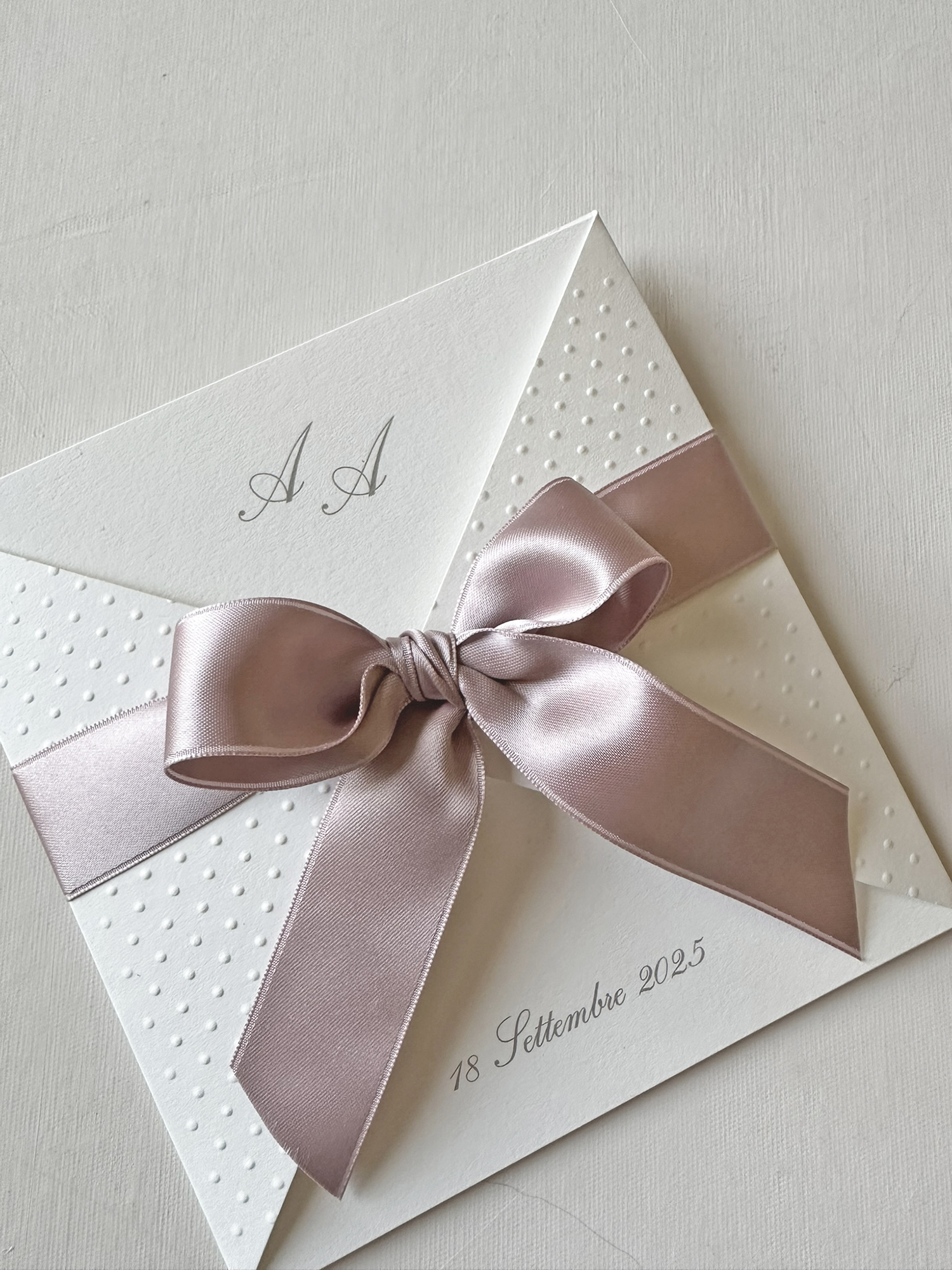 Aurora partecipazione elegante con fiocco in raso - immagine 2