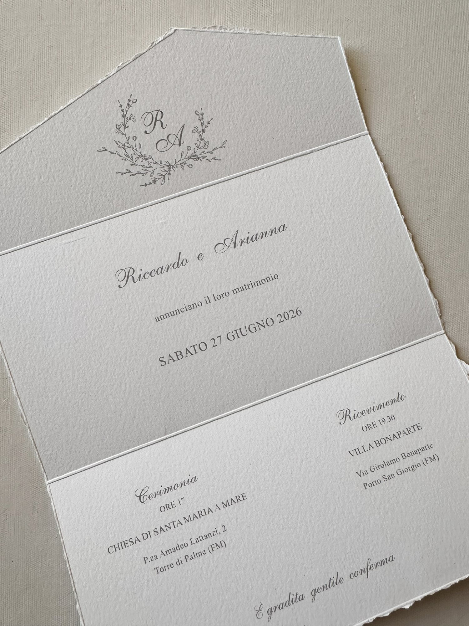 Mathilde partecipazione elegante con fiocco e sigillo - immagine 4