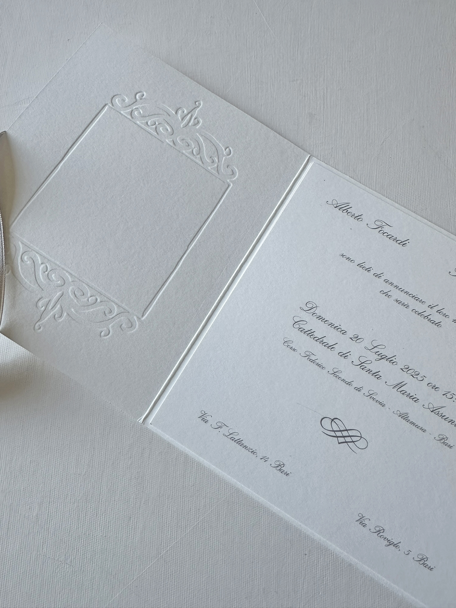 Dafne partecipazione elegante con fiocco in raso - immagine 4