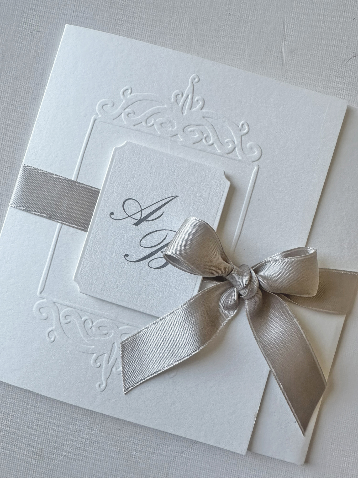 Dafne partecipazione elegante con fiocco in raso - immagine 2