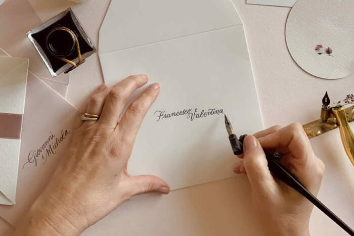 Nomi calligrafati sulle buste
